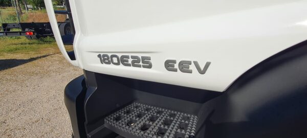 Autocarro Iveco Eurocargo 180e25 versione k usato in vendita