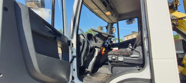 Autocarro Iveco Eurocargo 180e25 versione k usato in vendita
