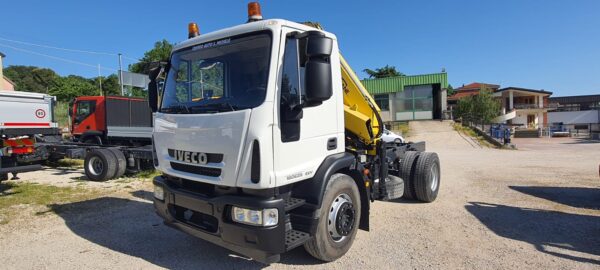 Autocarro Iveco Eurocargo 180e25 versione k usato in vendita