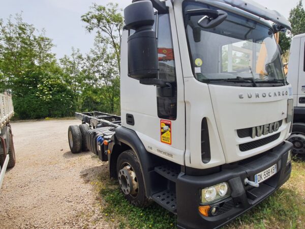 Autocarro Iveco Eurocargo 120e22 euro 6 balestrato usato in vendita