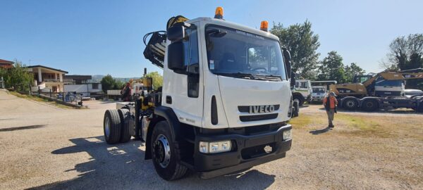Autocarro Iveco Eurocargo 180e25 versione k usato in vendita